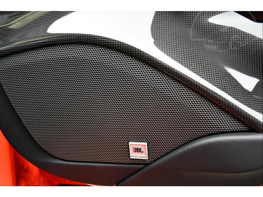 Ferrari  SPIDER CARBON TAILOR MADE JBL