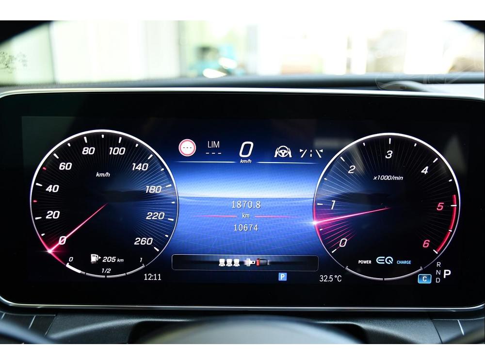 Mercedes-Benz C 300 d 195kW AMG PANO K360HUD