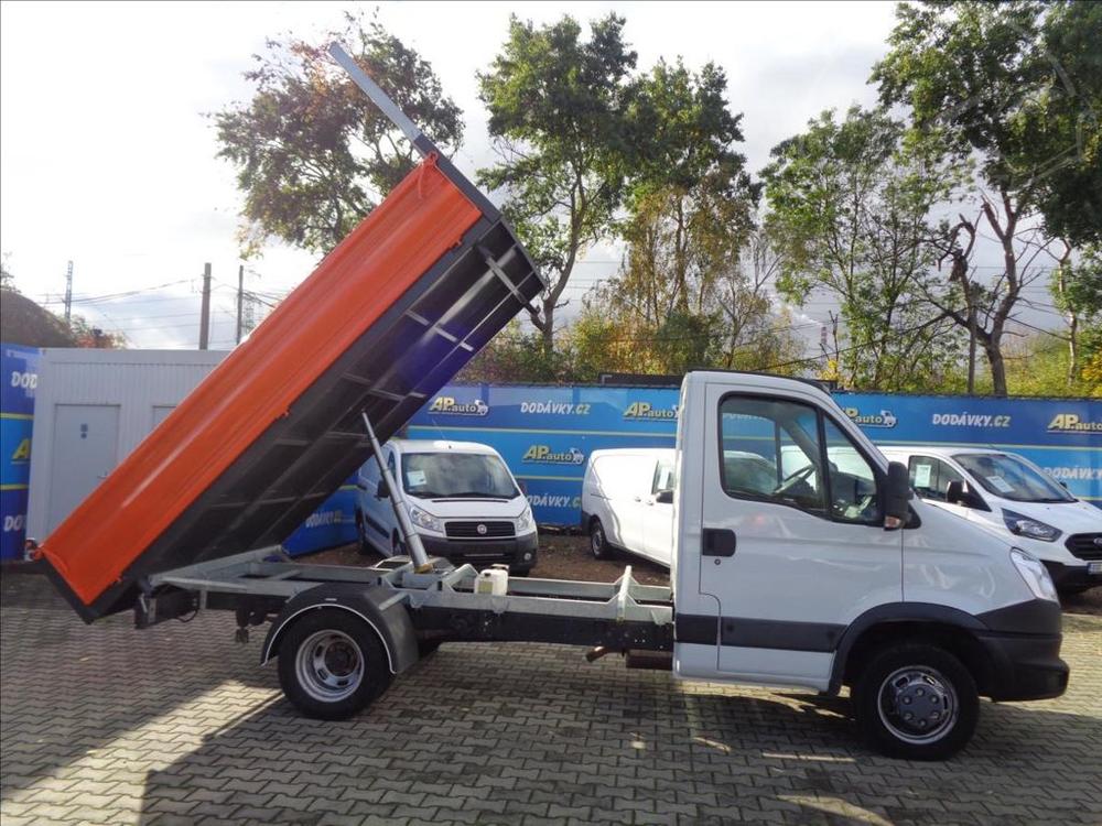 Iveco Daily 2,3 HPT  35C13 3 STRAN SKLP