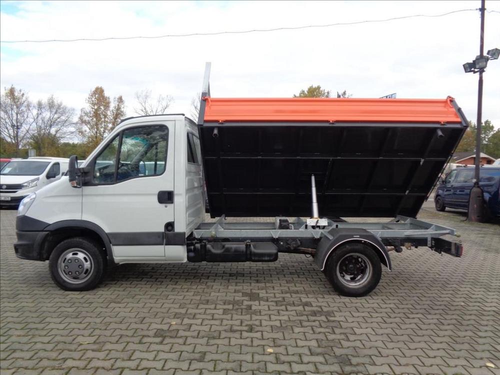 Iveco Daily 2,3 HPT  35C13 3 STRAN SKLP