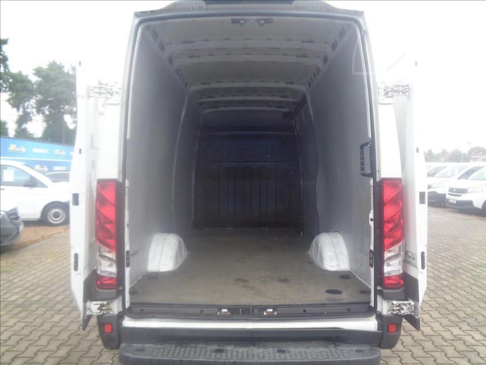 Iveco Daily 2,3 HPT  L2H2 KLIMATRONIC SERVISKA