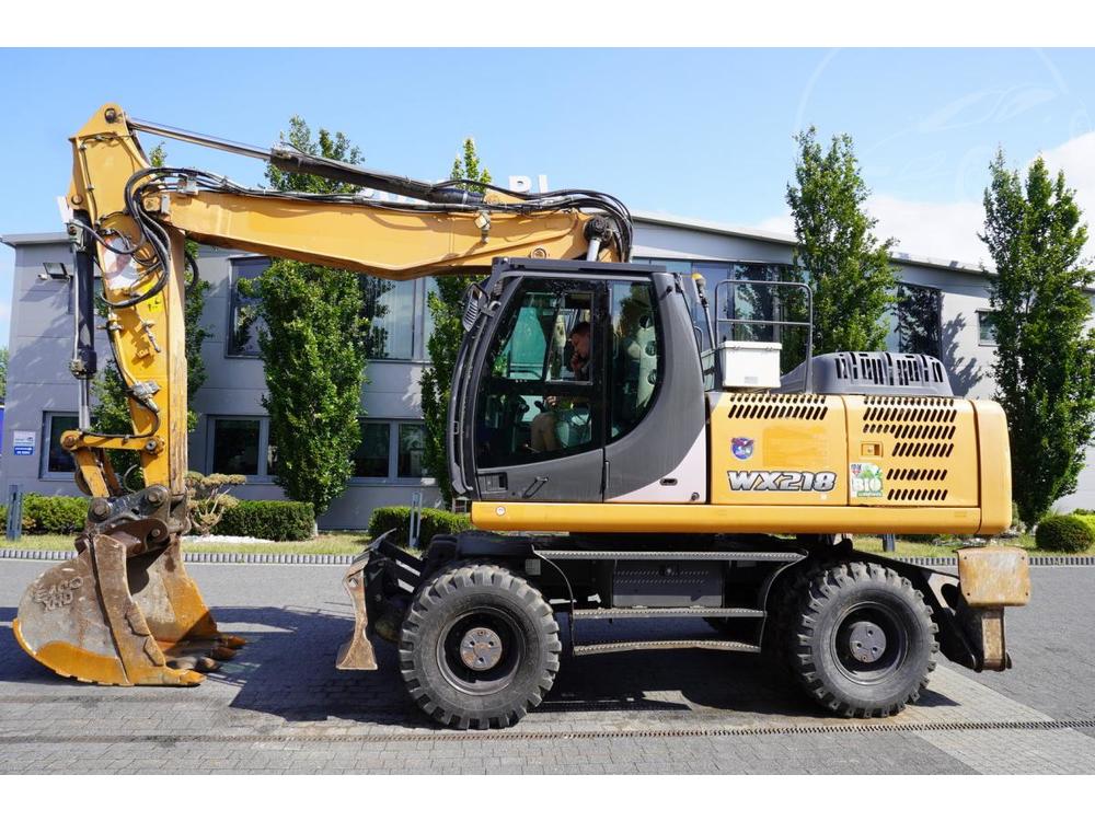 Case WX218 / 23t wheeled excavator