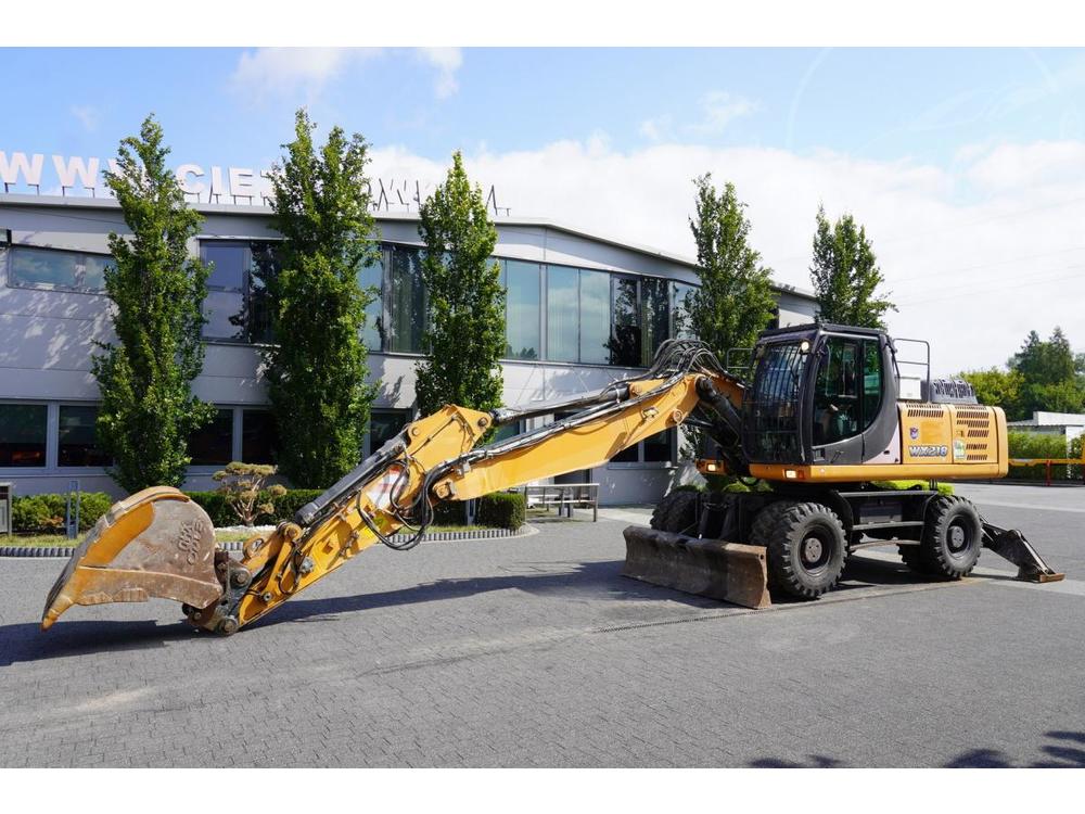 Case  WX218 / 23t wheeled excavator