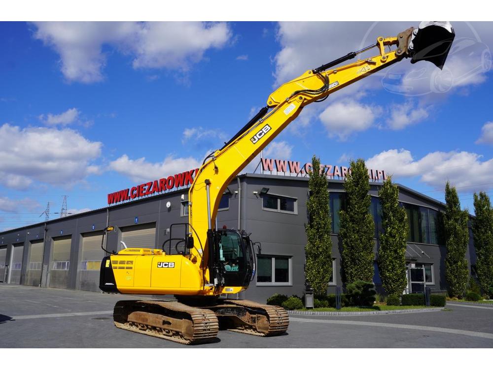 JCB  JS220LC ONLY 5000 MTH !!!