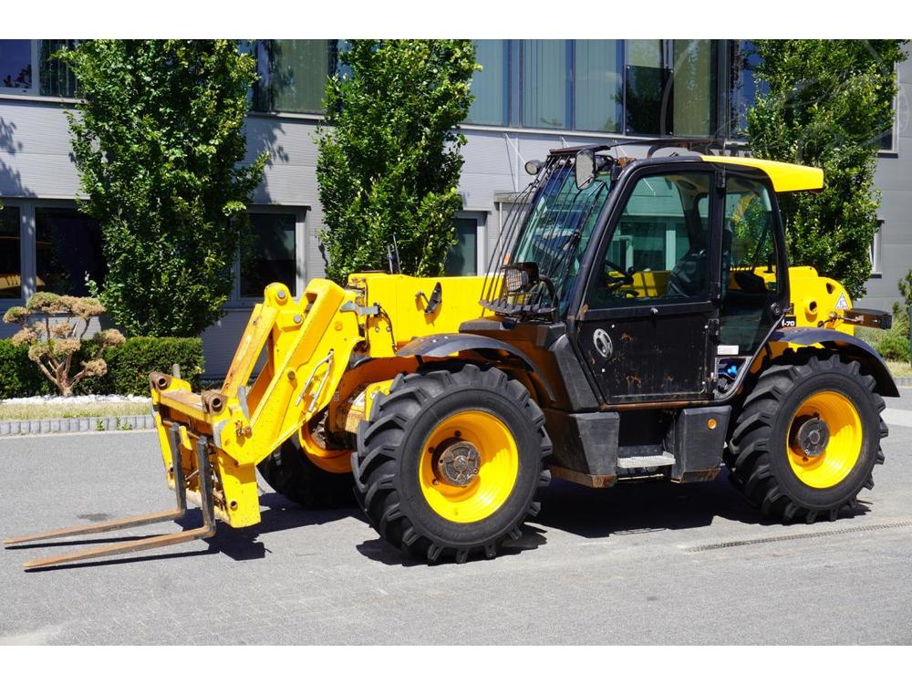 JCB  541-70WM 110 HP telehandler