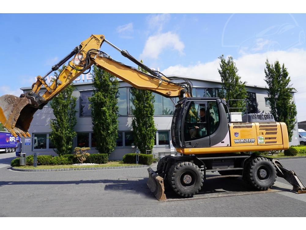 Case  WX218 / 23t wheeled excavator