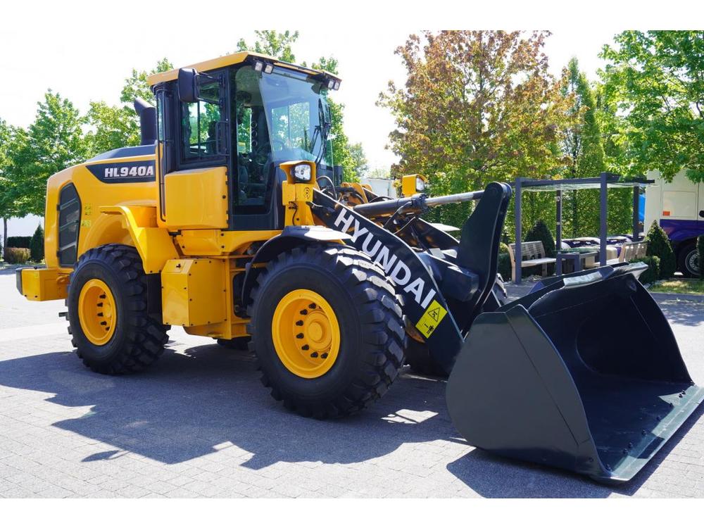 Jin  Hyundai HL940A weeled loader