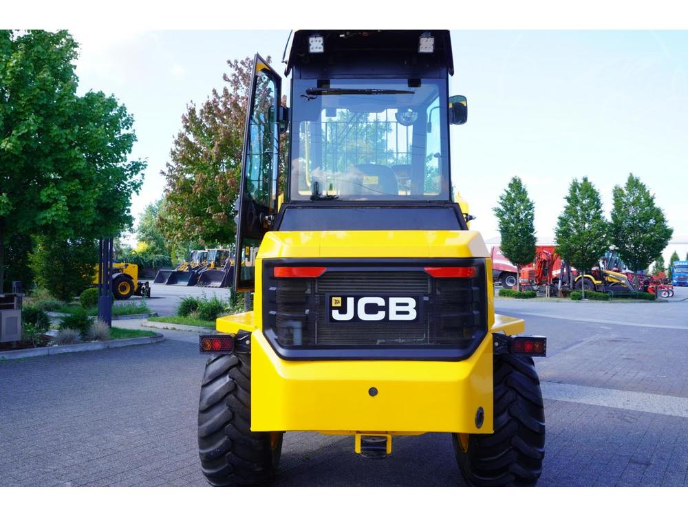 JCB  9FT dumper / load capacity 9t