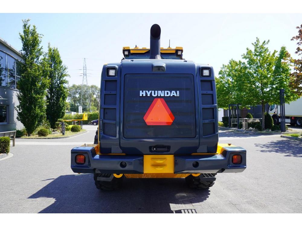 Jin  Hyundai HL940A weeled loader