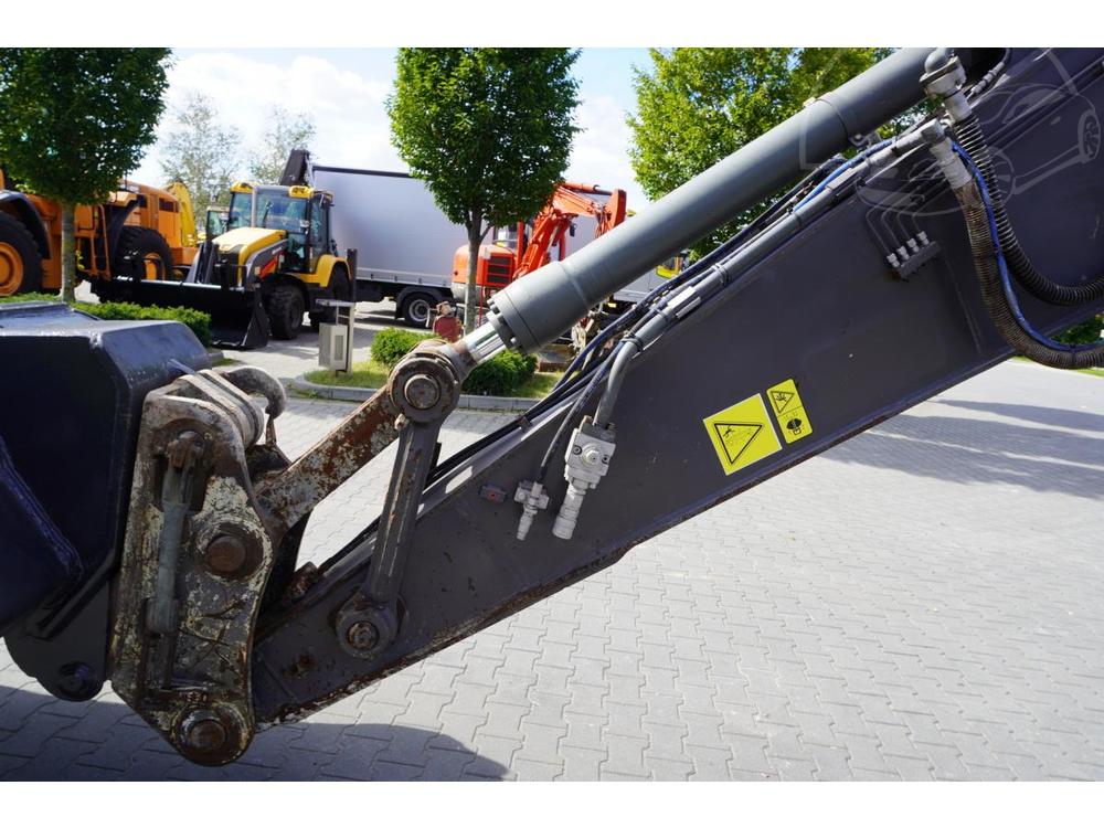 Volvo  Crawler excavator EC220 DL