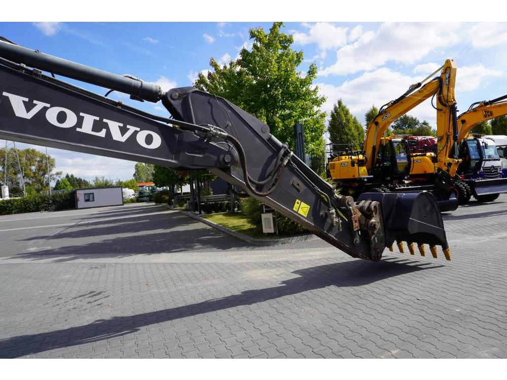 Volvo  Crawler excavator EC220 DL