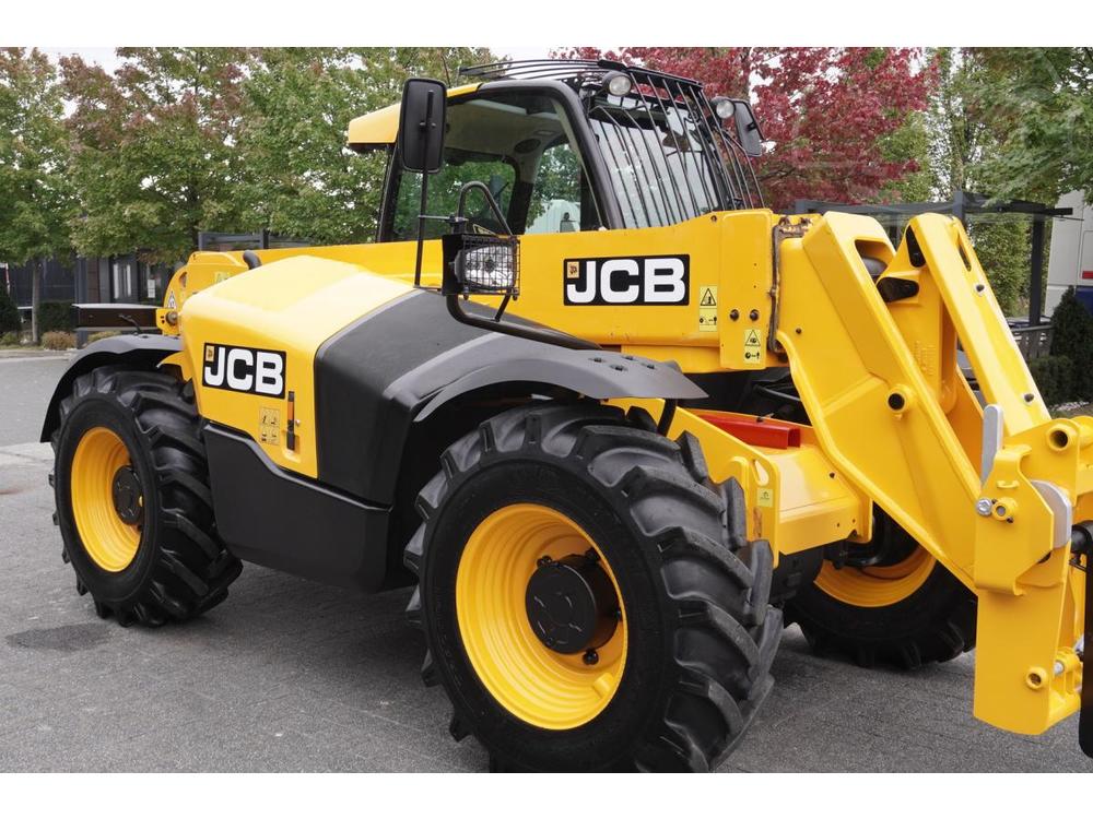 JCB  541-70WM 110 HP telehandler