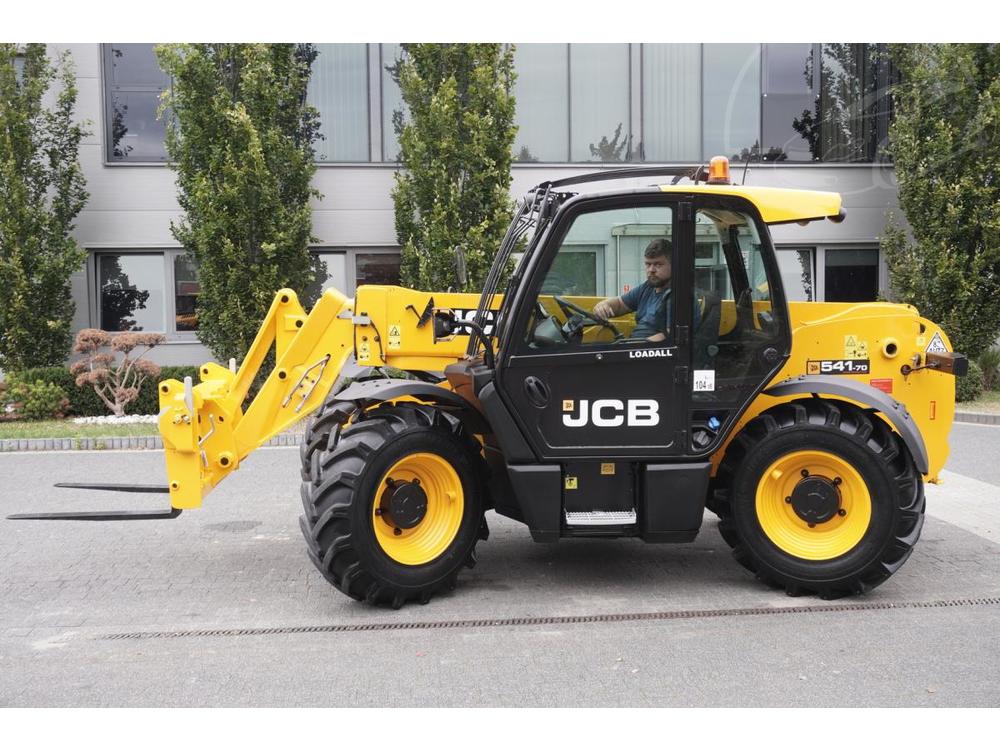 JCB  541-70WM 110 HP telehandler