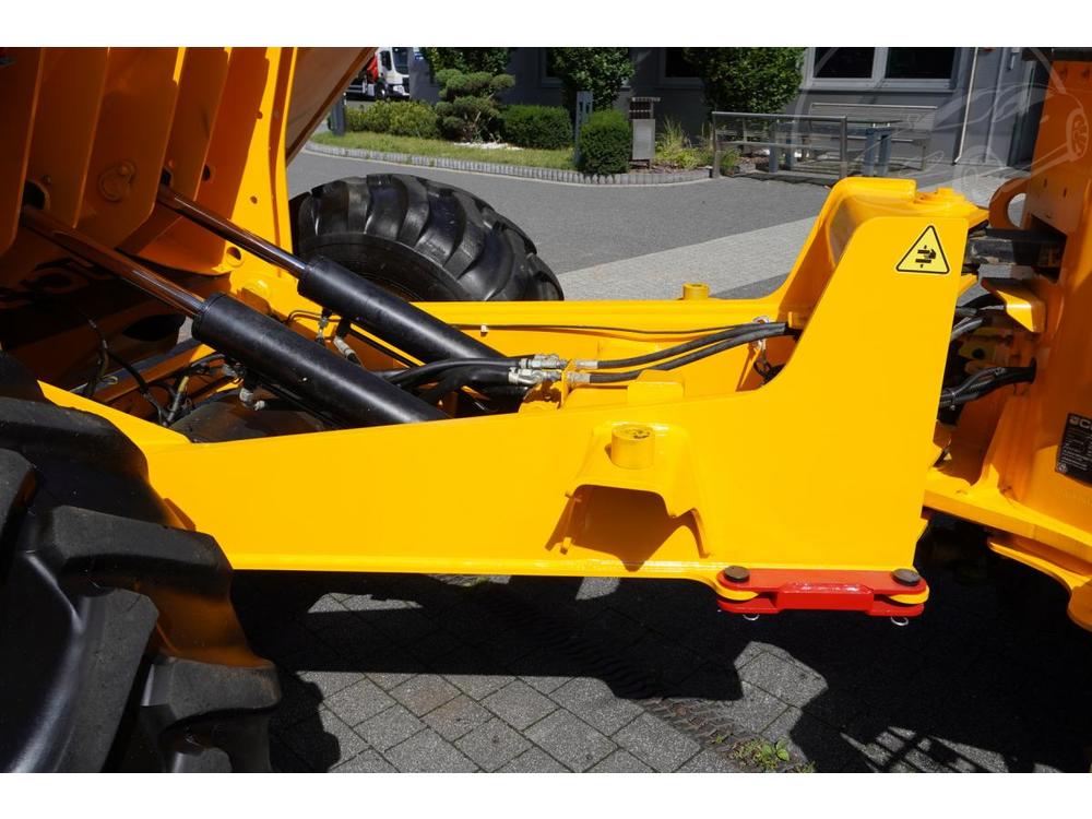 JCB  9FT dumper / load capacity 9t