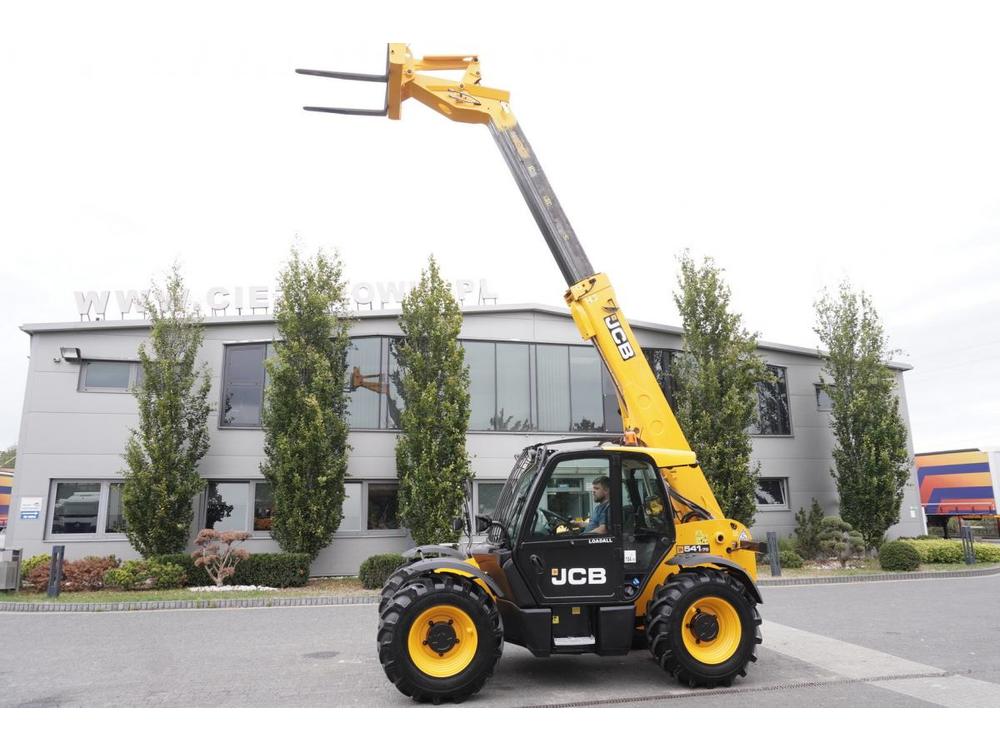 JCB  541-70WM 110 HP telehandler