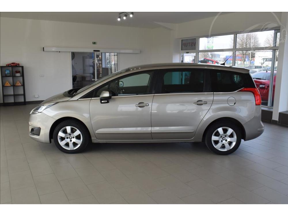 Peugeot 5008 2,0 HDi, 1.maj.,R,7-mst