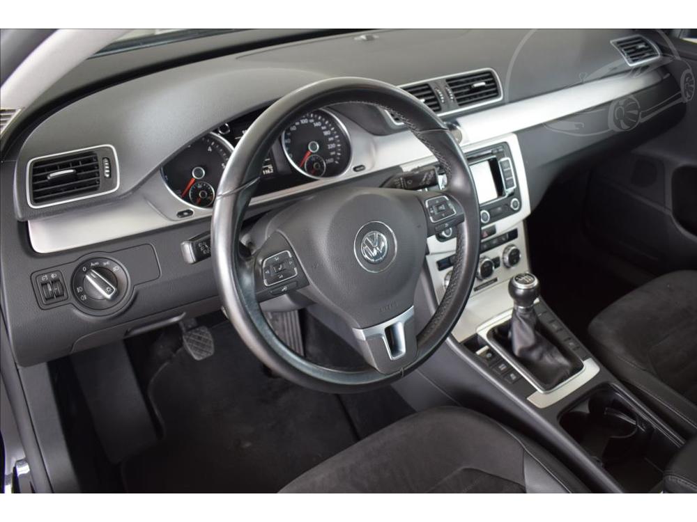 Volkswagen Passat 2,0 TDi, Highline,Navi,alcanta