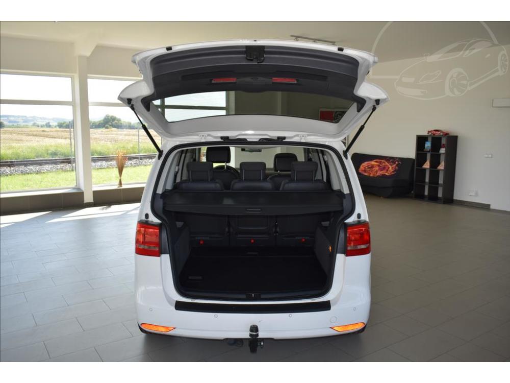 Volkswagen Touran 2,0 TDI, Highline,DSG,navigace