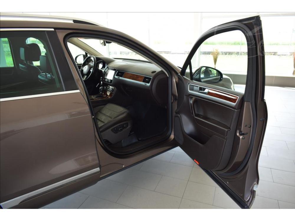 Volkswagen Touareg 3,0 TDI,NAVI,Bi-xen,DSG,4x4,