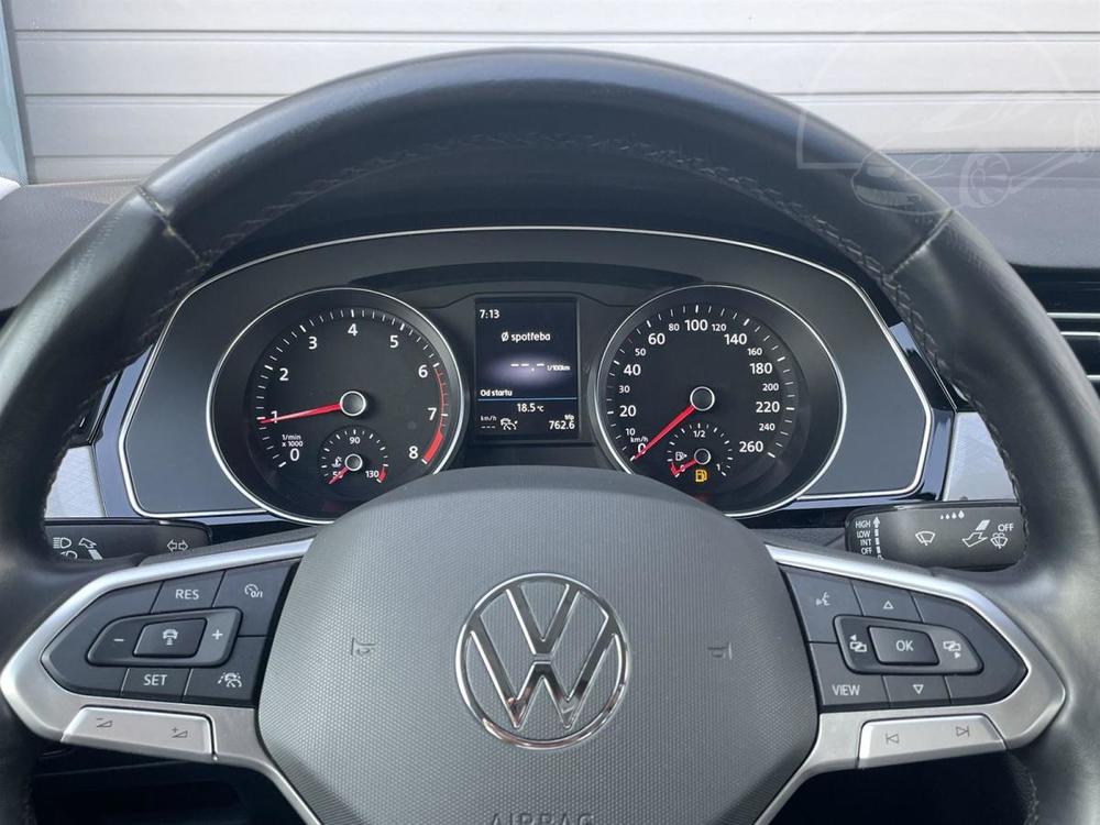 Volkswagen Passat 1.5 TSI BMT Business