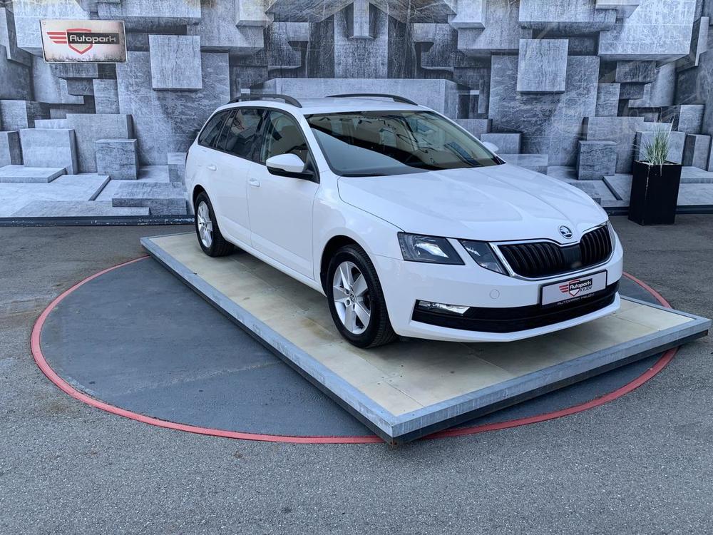 Škoda Octavia 1.6 TDi,85KW,VYHŘ. SED.,4XPNEU