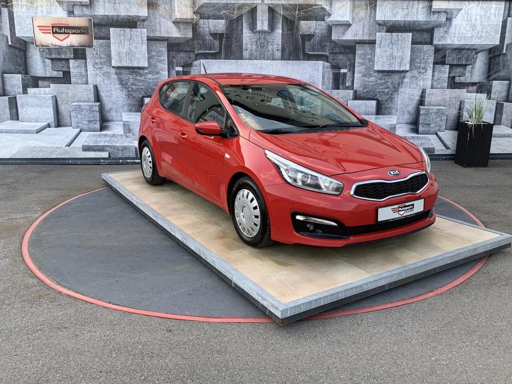 Kia Cee´d 1.6CDi, 100KW, 1. MAJITEL