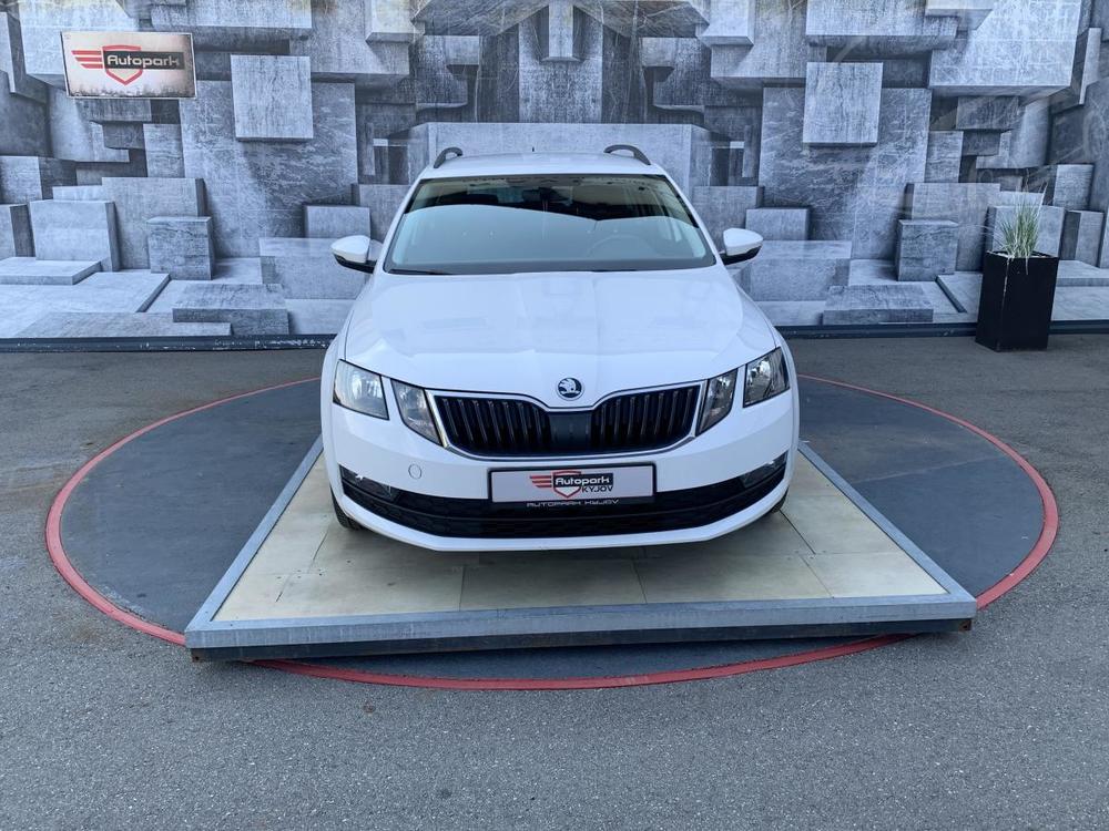 koda Octavia 1.6TDi, 85KW, DPH ,4XPNEU