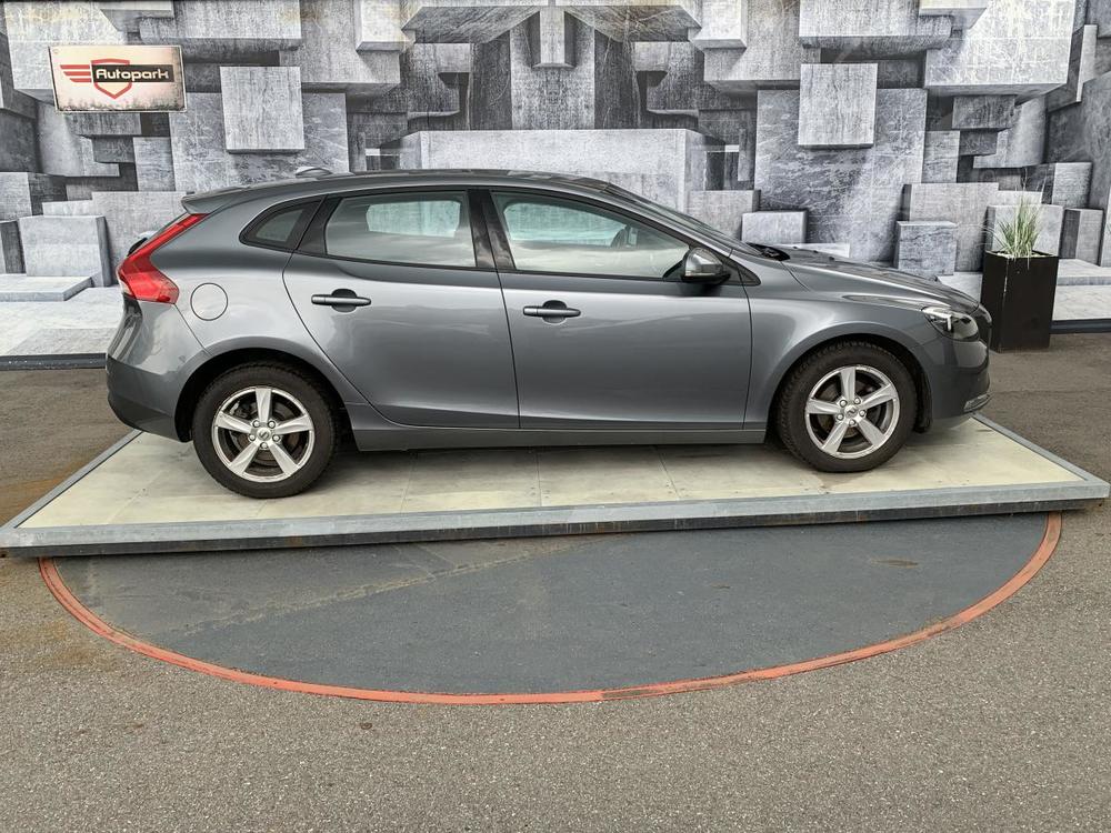 Volvo V40 2.0D, D2, 88KW, 2X ALU