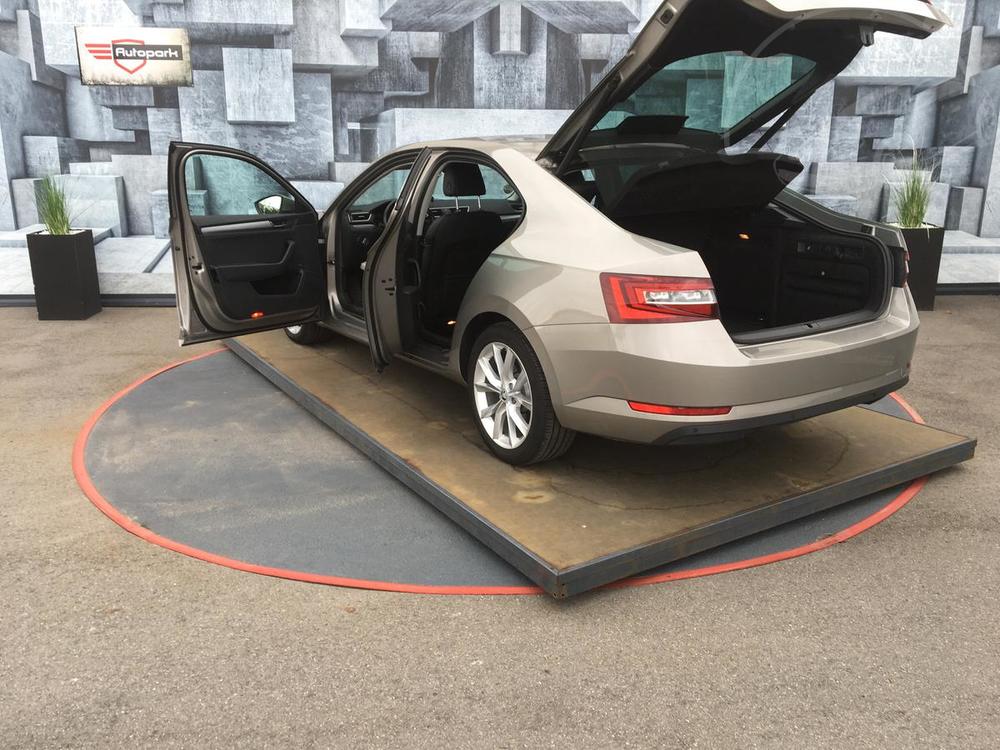 koda Superb 2.0TDi,140KW,STYLE