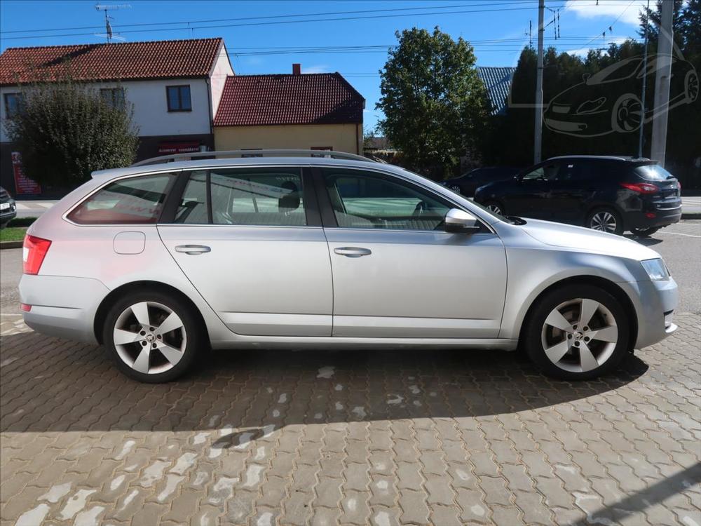 koda Octavia 2,0 TDI 110kW Elegance XENONY