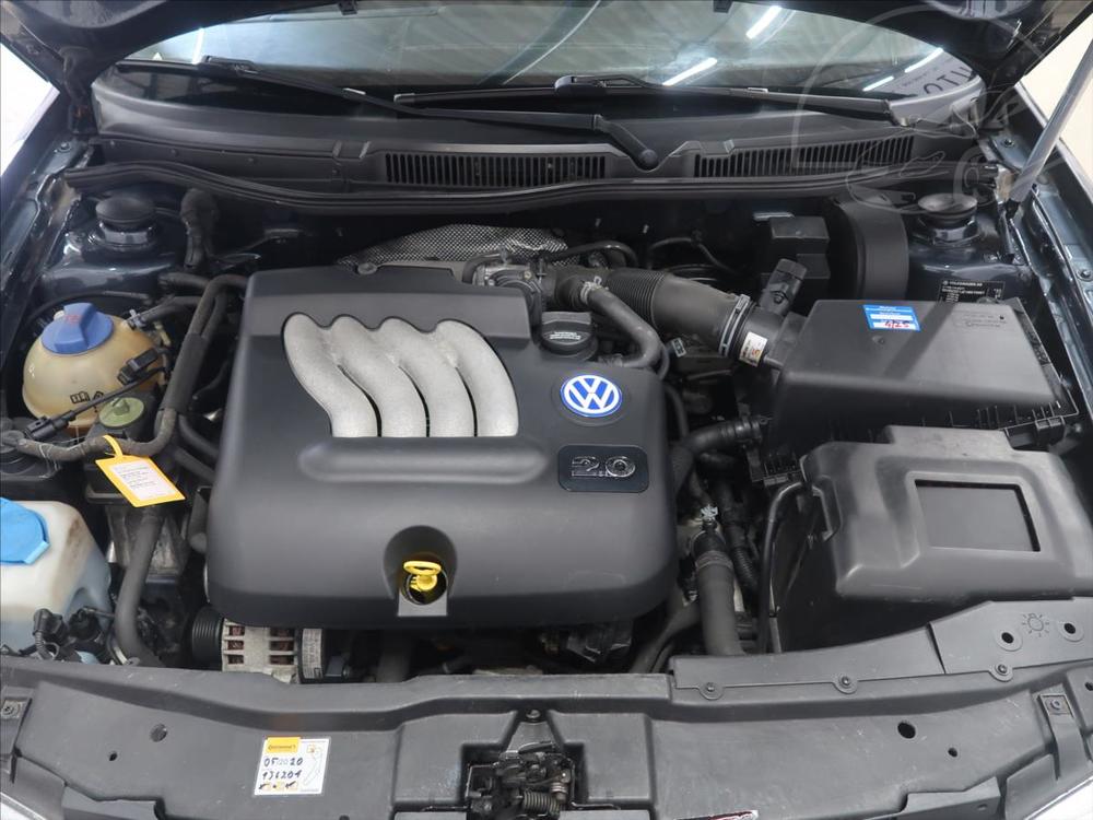 Volkswagen Golf 2,0 i 85KW Edition AUTOMAT