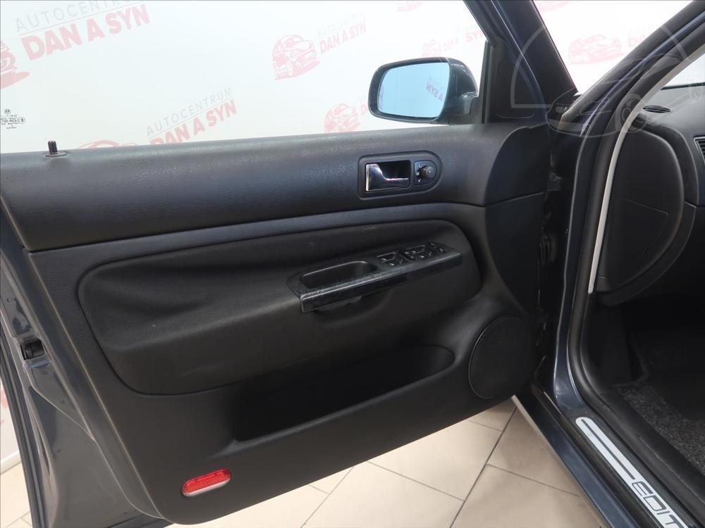 Volkswagen Golf 2,0 i 85KW Edition AUTOMAT