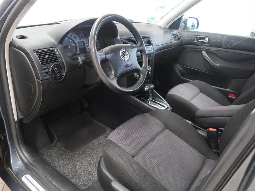 Volkswagen Golf 2,0 i 85KW Edition AUTOMAT