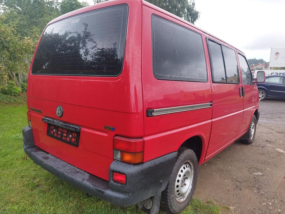 Volkswagen Caravelle 2.5 TDi