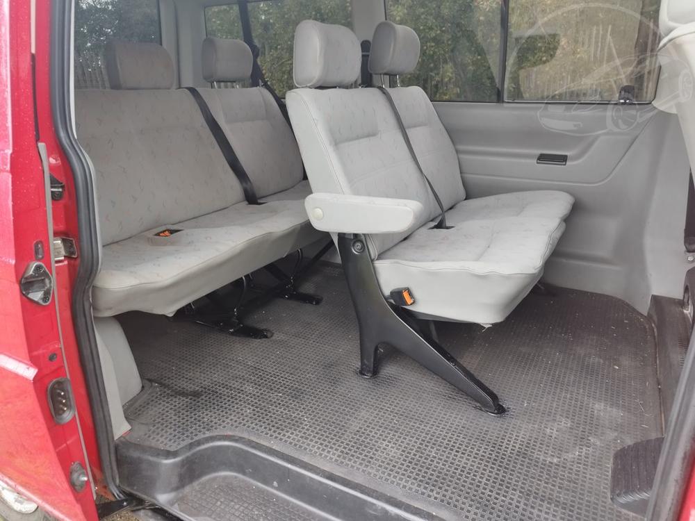 Volkswagen Caravelle 2.5 TDi