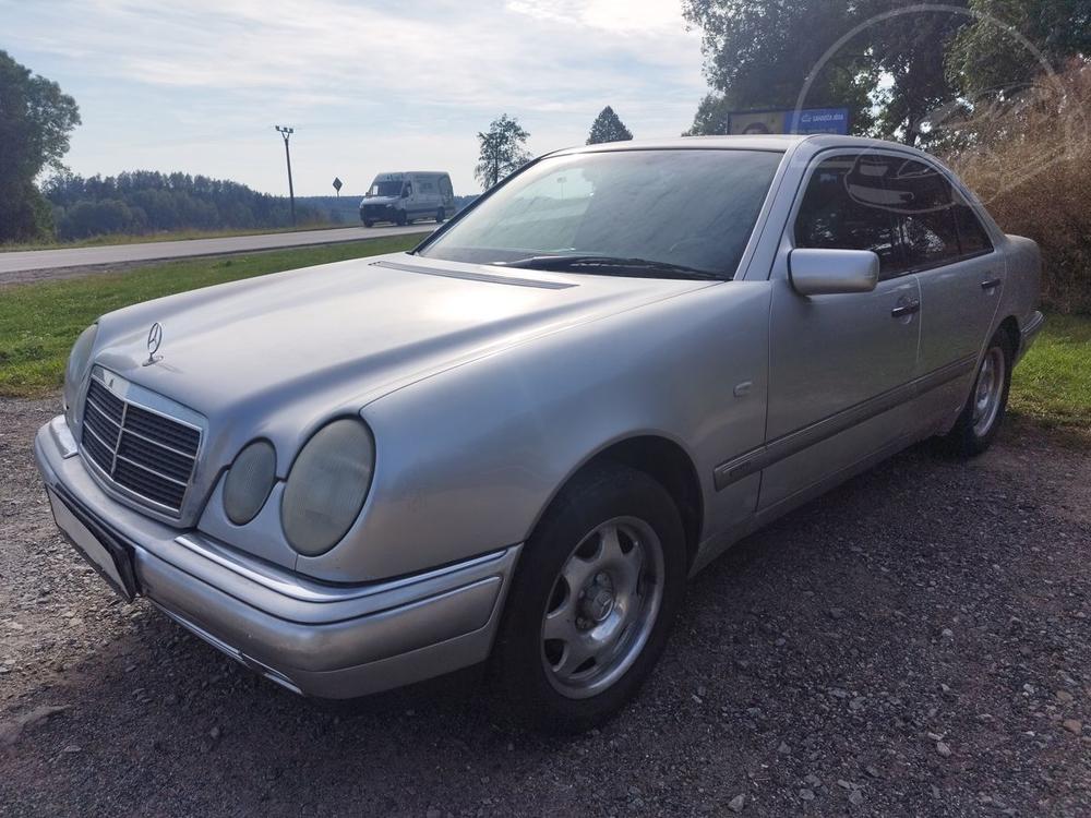 Mercedes-Benz E 230 2.3 i