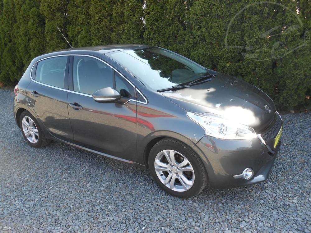 Peugeot 208 ALLURE,NAVI, LED,CHROM!!