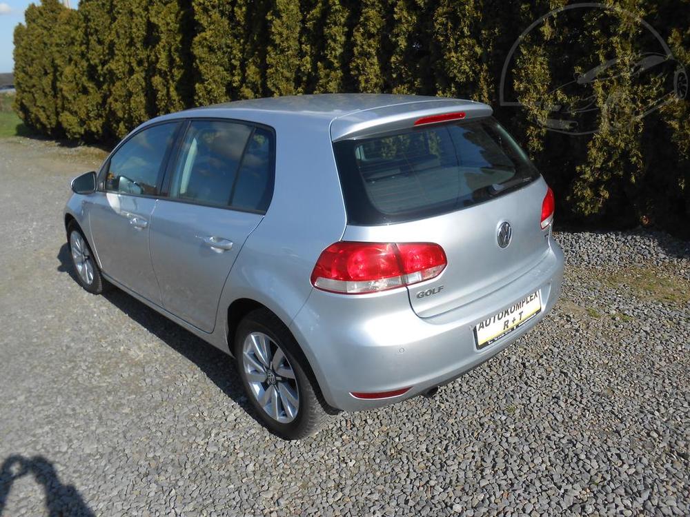 Volkswagen Golf 1,6tdi,77kw,vyh.sedaky