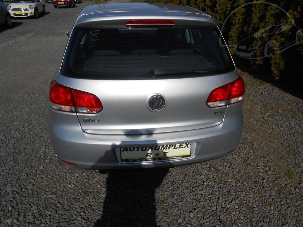 Volkswagen Golf 1,6tdi,77kw,vyh.sedaky