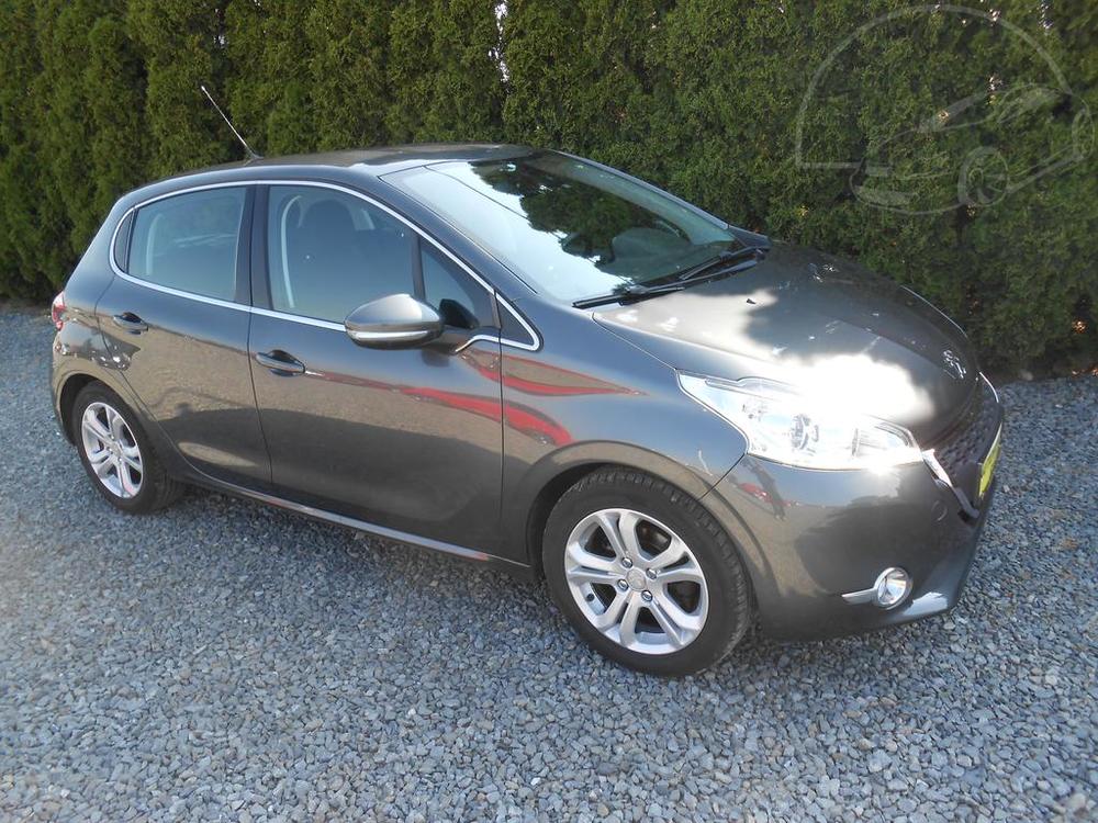 Peugeot 208 ALLURE,NAVI, LED,CHROM!!