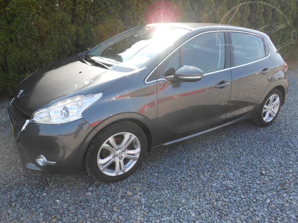 Peugeot 208 ALLURE,NAVI, LED,CHROM!!