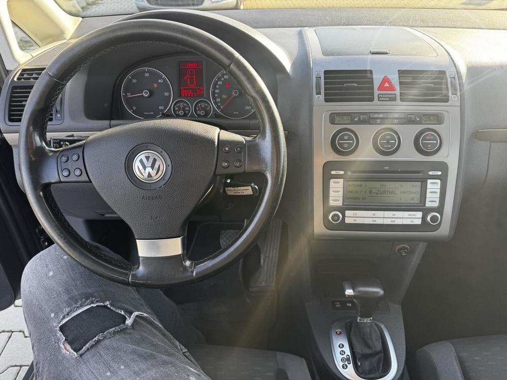 Volkswagen Touran 1.9TDI 77Kw DSG