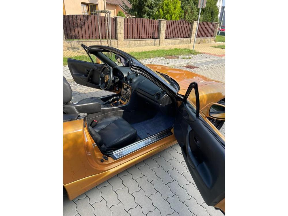 Mazda MX-5 1.6i 81kW - Cabrio , Klima