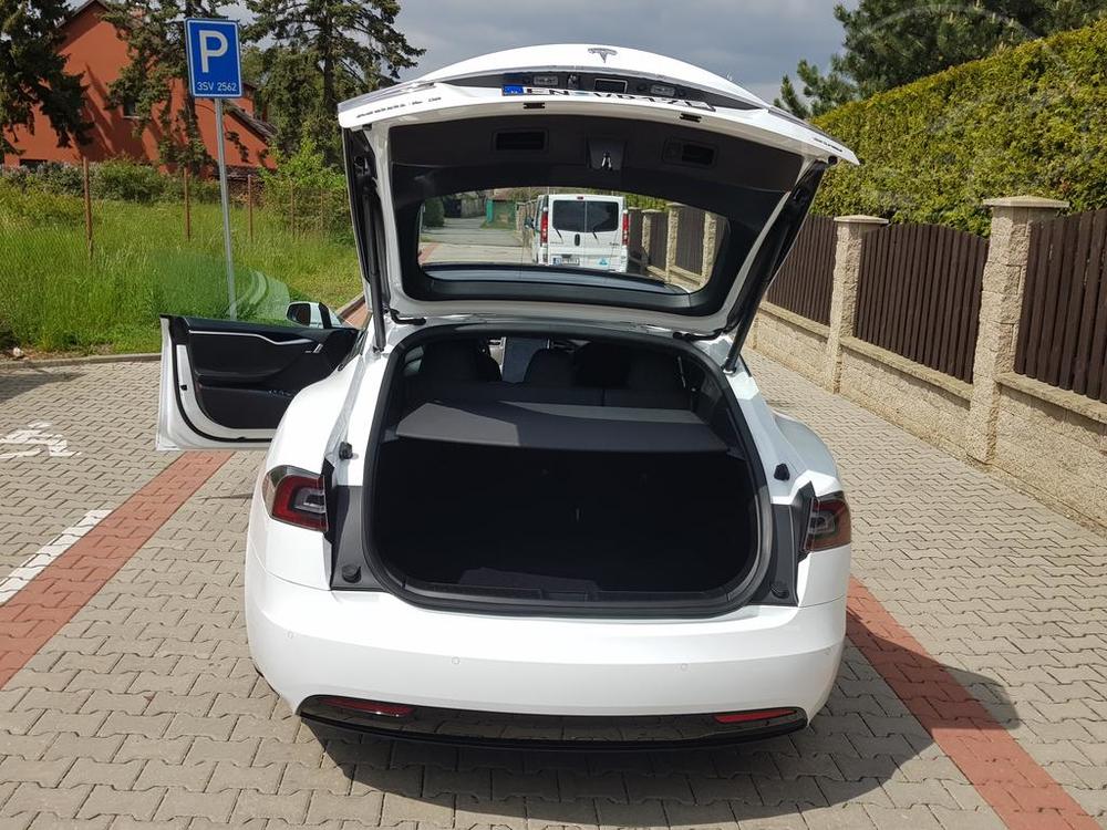 Tesla Model S 90D* 4x4, Nabjen zdarma