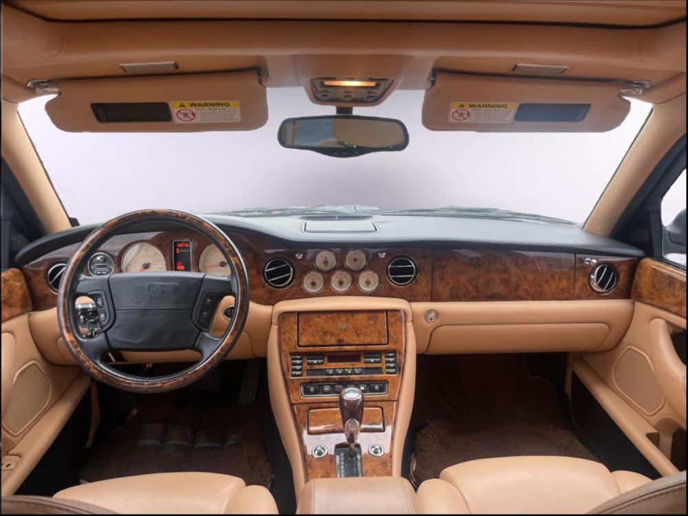 Bentley Arnage 6,8