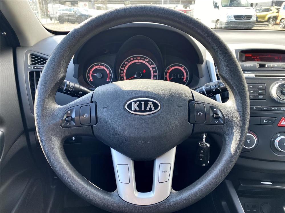 Kia Ceed 1,4 i / 1.MAJ./SERV.KNIHA/