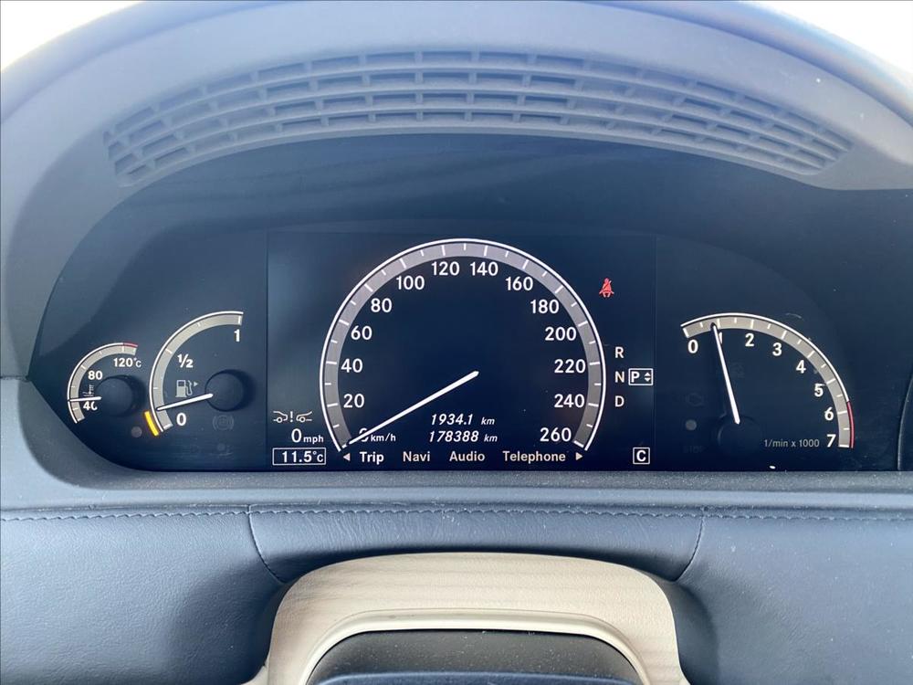 Mercedes-Benz CL 5,5 i V12 600 517 PS / 1. MAJI