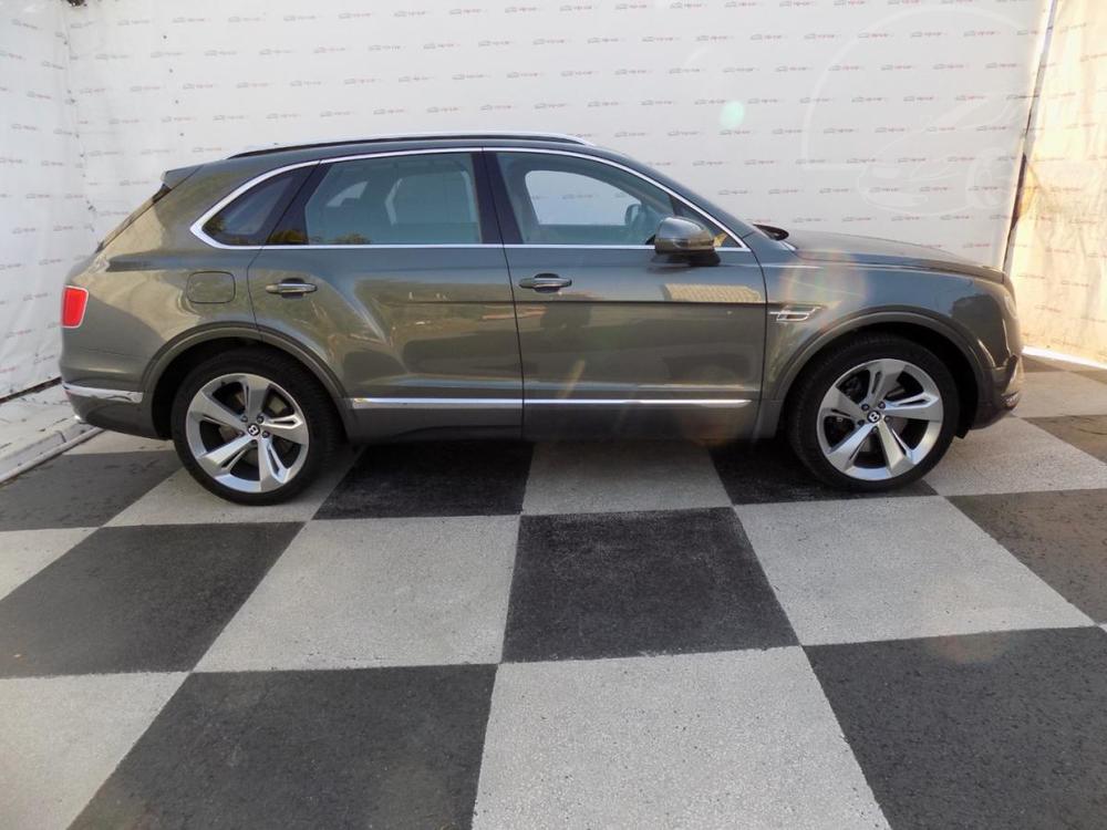 Bentley Bentayga V12/4WD/Night Vision/PANO/