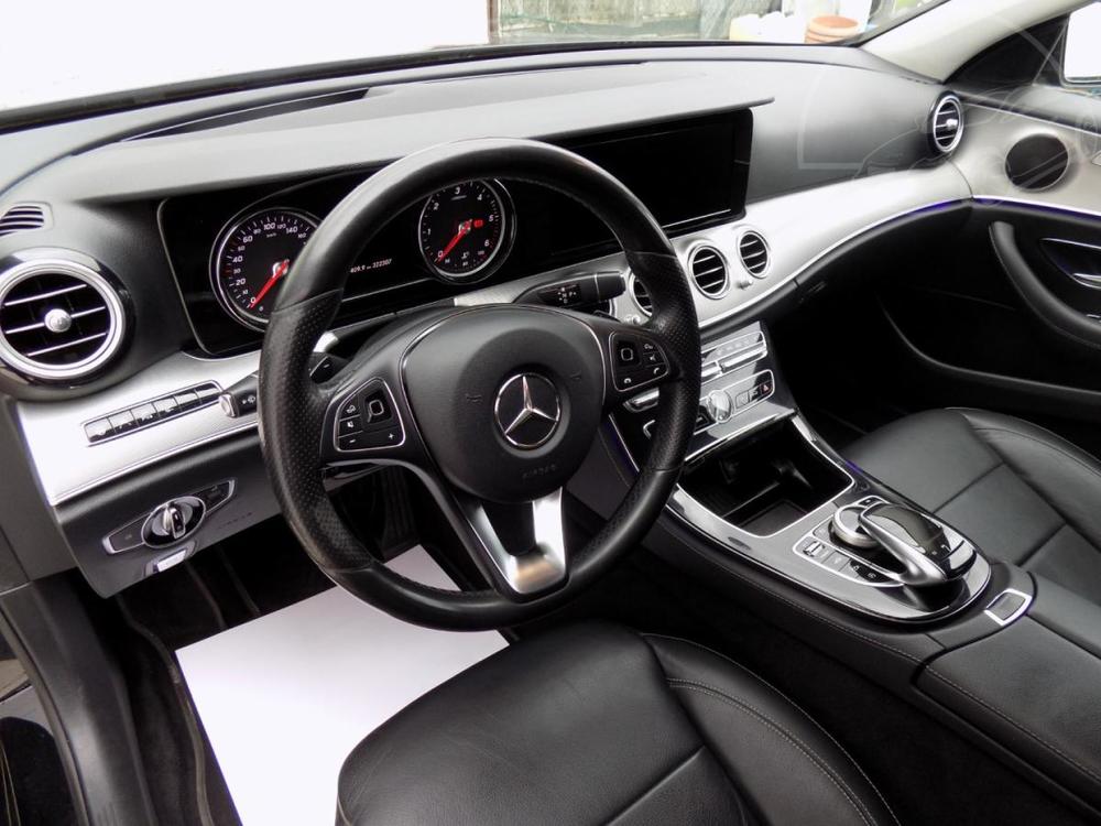 Mercedes-Benz E 220 d/Full-Led/DPH/