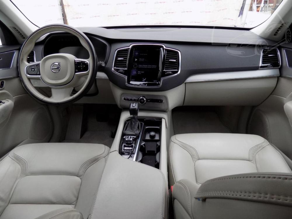 Volvo XC90 2.0D5/AWD/Full-LED/NAVI/